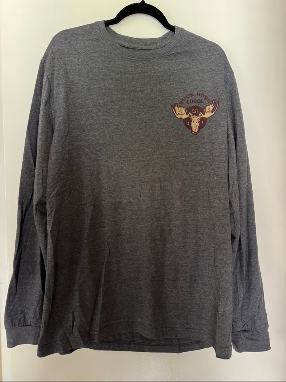 Izod Men's Long Sleeve Gray Graphic Tee with Brown and Tan Moose Logo